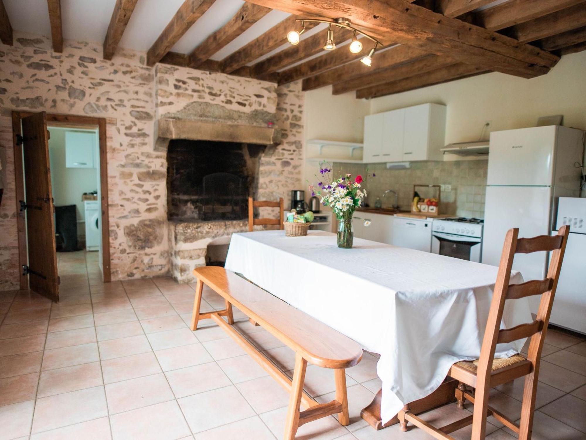 Gite De Charme Renove Avec Cheminee, Terrasse Et Proche Randonnees - Capacite 13 Pers. - Fr-1-410-179 Saint-Léonard-des-Bois Exteriör bild
